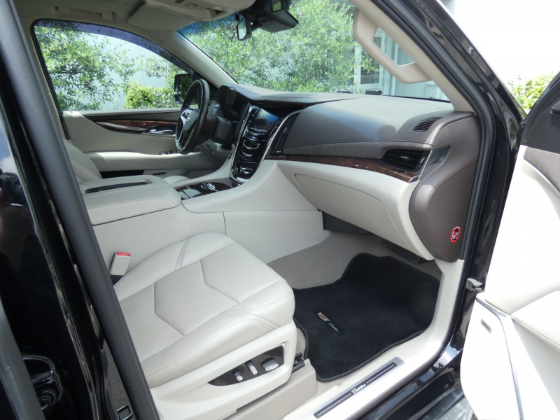 キャデラック エスカレード ﾌﾟﾚﾐｱﾑ　2015年ﾓﾃﾞﾙ 正規D車ｼｪｰﾙﾚｻﾞｰ ｼｰﾄﾋｰﾀｰ&ｸｰﾗ ｻﾝﾙｰﾌ ACC LEDﾗｲﾄ 社外24ｲﾝﾁAW　2年保証