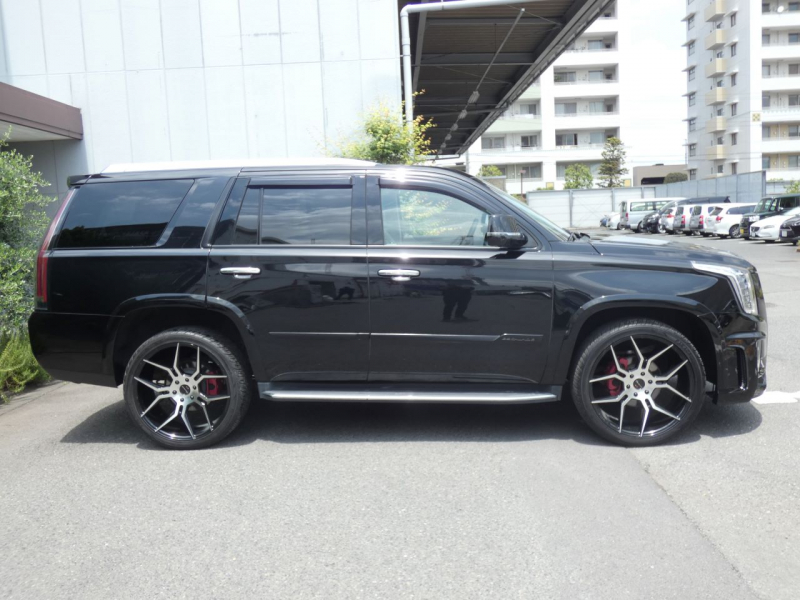 キャデラック エスカレード ﾌﾟﾚﾐｱﾑ　2015年ﾓﾃﾞﾙ 正規D車ｼｪｰﾙﾚｻﾞｰ ｼｰﾄﾋｰﾀｰ&ｸｰﾗ ｻﾝﾙｰﾌ ACC LEDﾗｲﾄ 社外24ｲﾝﾁAW　2年保証