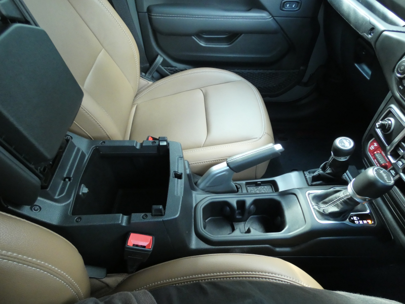 ジープ グラディエーター ﾙﾋﾞｺﾝ　2022yﾓﾃﾞﾙ  Dｻﾄﾞﾙ革 USﾊﾞﾝﾊﾟｰ ｴﾙﾌｫｰﾄﾞﾏﾌﾗｰ ｼｰﾄﾋｰﾀｰ Appleｶｰﾌﾟﾚｲ FSBｶﾒﾗ ETC　2年保証