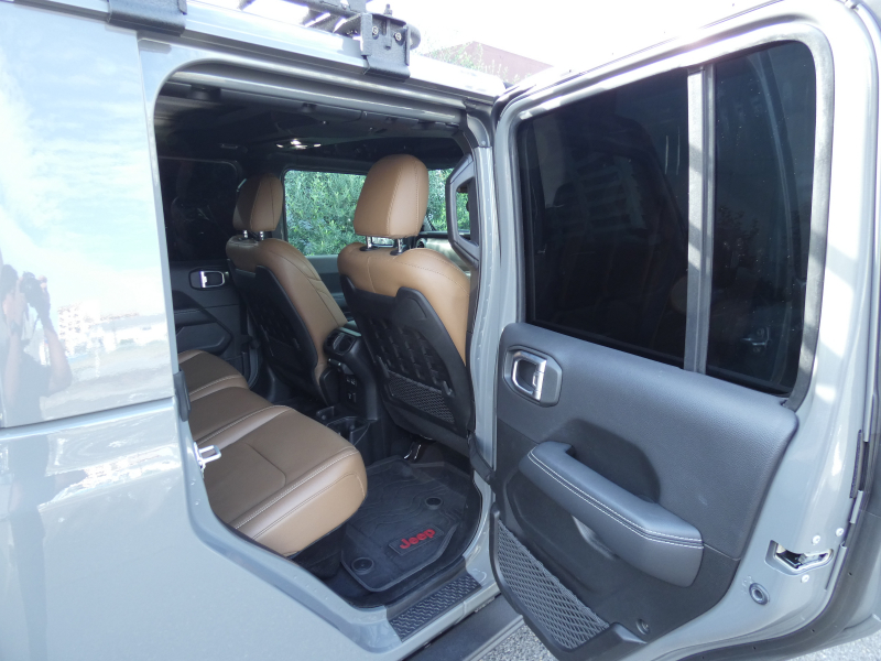 ジープ グラディエーター ﾙﾋﾞｺﾝ　2022yﾓﾃﾞﾙ  Dｻﾄﾞﾙ革 USﾊﾞﾝﾊﾟｰ ｴﾙﾌｫｰﾄﾞﾏﾌﾗｰ ｼｰﾄﾋｰﾀｰ Appleｶｰﾌﾟﾚｲ FSBｶﾒﾗ ETC　2年保証