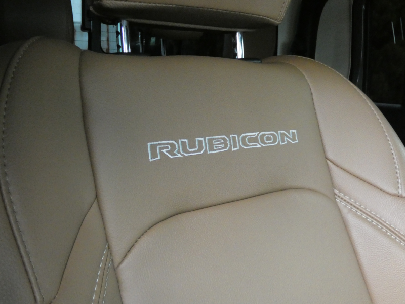 ジープ グラディエーター ﾙﾋﾞｺﾝ　2022yﾓﾃﾞﾙ  Dｻﾄﾞﾙ革 USﾊﾞﾝﾊﾟｰ ｴﾙﾌｫｰﾄﾞﾏﾌﾗｰ ｼｰﾄﾋｰﾀｰ Appleｶｰﾌﾟﾚｲ FSBｶﾒﾗ ETC　2年保証