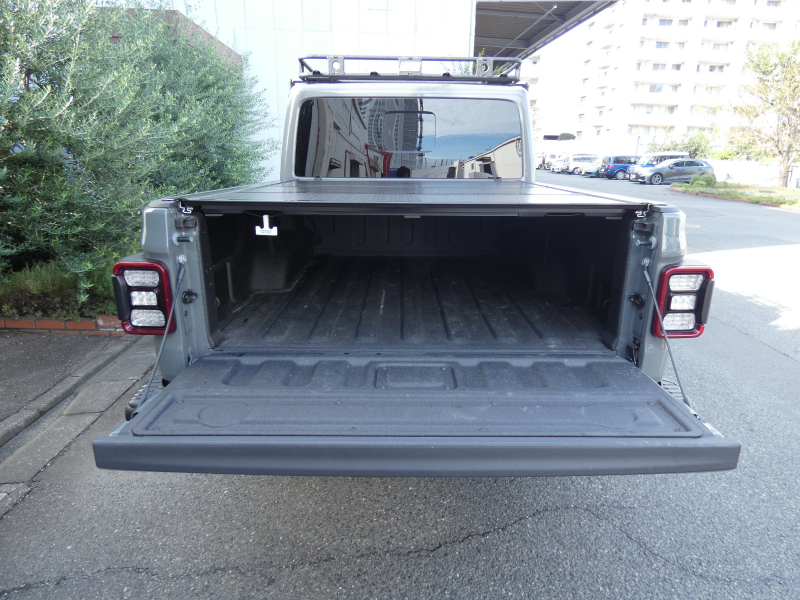 ジープ グラディエーター ﾙﾋﾞｺﾝ　2022yﾓﾃﾞﾙ  Dｻﾄﾞﾙ革 USﾊﾞﾝﾊﾟｰ ｴﾙﾌｫｰﾄﾞﾏﾌﾗｰ ｼｰﾄﾋｰﾀｰ Appleｶｰﾌﾟﾚｲ FSBｶﾒﾗ ETC　2年保証