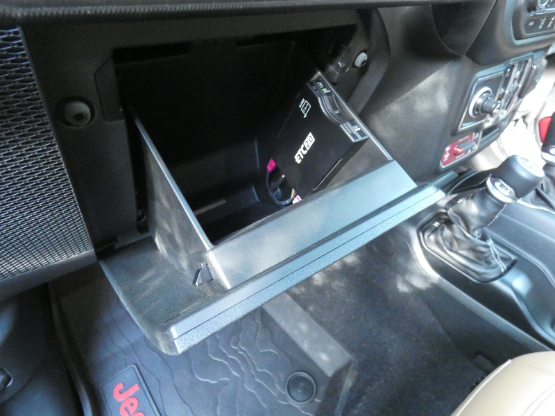 ジープ グラディエーター ﾙﾋﾞｺﾝ　2022yﾓﾃﾞﾙ  Dｻﾄﾞﾙ革 USﾊﾞﾝﾊﾟｰ ｴﾙﾌｫｰﾄﾞﾏﾌﾗｰ ｼｰﾄﾋｰﾀｰ Appleｶｰﾌﾟﾚｲ FSBｶﾒﾗ ETC　2年保証