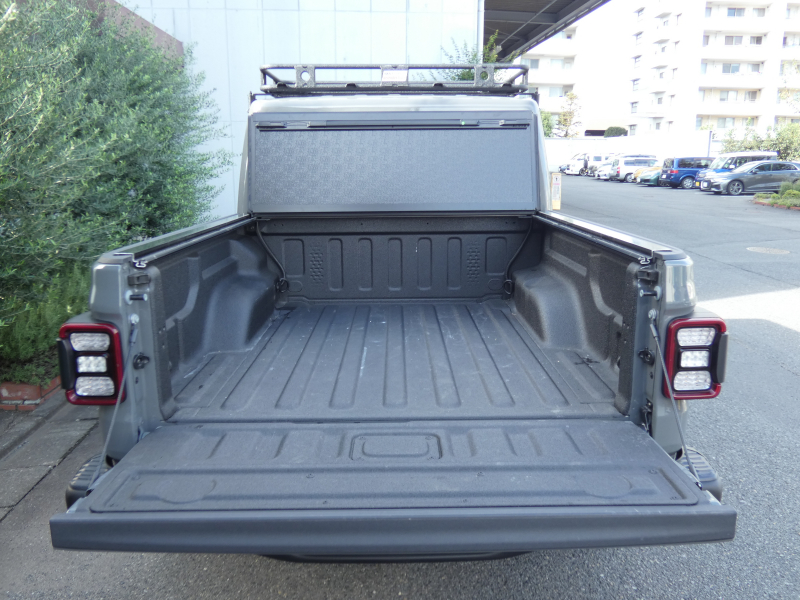 ジープ グラディエーター ﾙﾋﾞｺﾝ　2022yﾓﾃﾞﾙ  Dｻﾄﾞﾙ革 USﾊﾞﾝﾊﾟｰ ｴﾙﾌｫｰﾄﾞﾏﾌﾗｰ ｼｰﾄﾋｰﾀｰ Appleｶｰﾌﾟﾚｲ FSBｶﾒﾗ ETC　2年保証