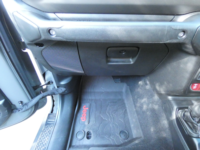 ジープ グラディエーター ﾙﾋﾞｺﾝ　2022yﾓﾃﾞﾙ  Dｻﾄﾞﾙ革 USﾊﾞﾝﾊﾟｰ ｴﾙﾌｫｰﾄﾞﾏﾌﾗｰ ｼｰﾄﾋｰﾀｰ Appleｶｰﾌﾟﾚｲ FSBｶﾒﾗ ETC　2年保証