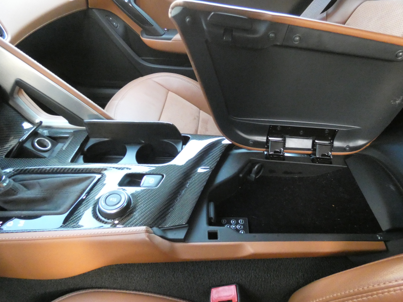 シボレー コルベット Z06 3LZ 正規D車 2017年モデル 茶革コンペティションシート ヒーター&ベンチレーター カーボングランドエフェクト 純正19/20AW AppleCarPlay 2年保証