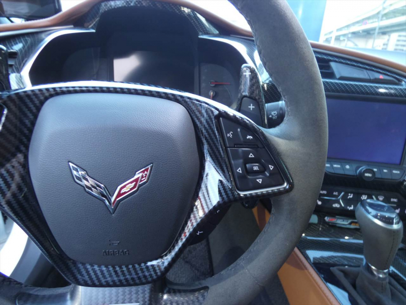 シボレー コルベット Z06 3LZ 正規D車 2017年モデル 茶革コンペティションシート ヒーター&ベンチレーター カーボングランドエフェクト 純正19/20AW AppleCarPlay 2年保証