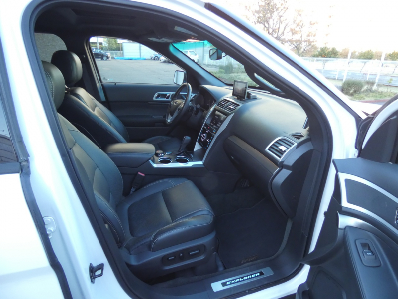 フォード エクスプローラー ｽﾎﾟｰﾂ　国内未導入 2014yﾓﾃﾞﾙ 左ﾊﾝﾄﾞﾙ 黒革 ｻﾝﾙｰﾌ ｼｰﾄﾋｰﾀｰ&ﾍﾞﾝﾁﾚｰﾀｰ 純正20ｲﾝﾁAW ﾅﾋﾞTV Bｶﾒﾗ　2年保証