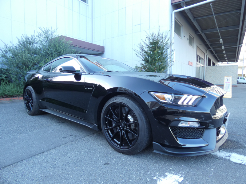 フォード マスタング シェルビーGT350 2019年モデル 6速MT スポーツシート 19AW Brembo レーシングストライプ 5.2Lフラットプレーンクランク 可変マフラー AppleCarPlay 2年保証