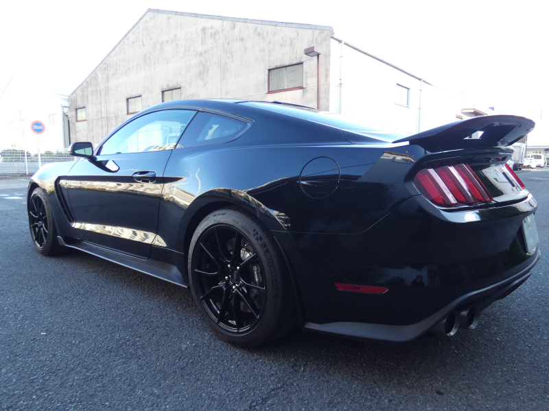 フォード マスタング シェルビーGT350 2019年モデル 6速MT スポーツシート 19AW Brembo レーシングストライプ 5.2Lフラットプレーンクランク 可変マフラー AppleCarPlay 2年保証