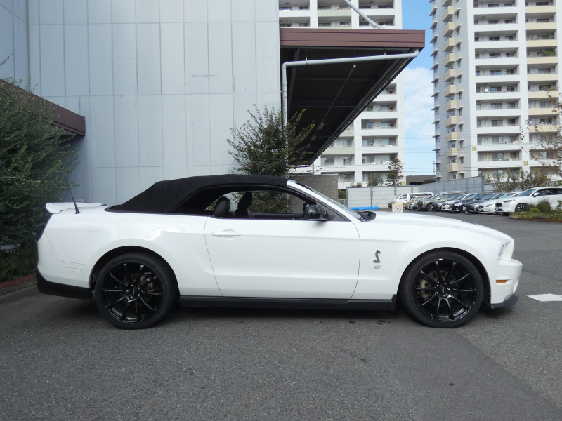 フォード マスタング V8 GTﾌﾟﾚﾐｱﾑ ｺﾝﾊﾞｰﾁﾌﾞﾙ GT500仕様　正規D車 黒革 ｼｰﾄﾋｰﾀｰ 電動ｿﾌﾄﾄｯﾌﾟ ﾅﾋﾞ地ﾃﾞｼﾞ Bｶﾒﾗ ﾌﾛｰﾏｽﾀｰﾏﾌﾗｰ 20AW ｷｾﾉﾝ　2年保証