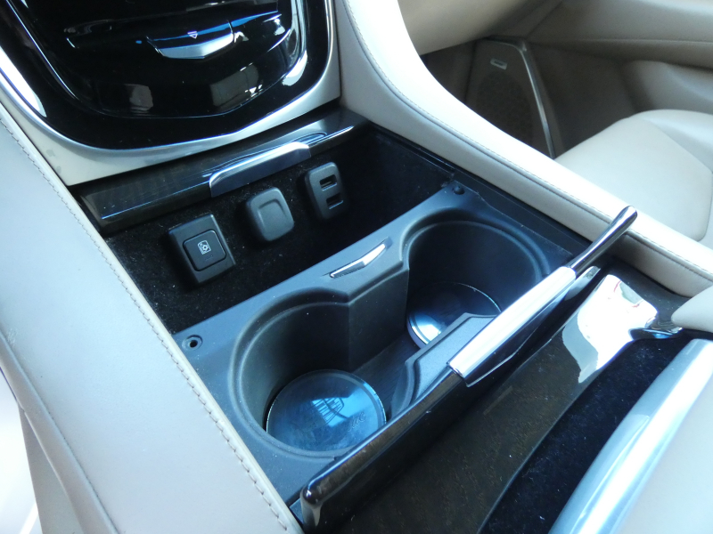 キャデラック エスカレード ﾌﾟﾗﾁﾅﾑ　正規D車 2019年ﾓﾃﾞﾙ 7人乗り3rdｼｰﾄ ｾﾐｱﾆﾘﾝ革 ｻﾝﾙｰﾌ ﾅﾋﾞTV AppleCarPlay ﾌﾘｯﾌﾟﾀﾞｳﾝ ACC ﾌﾞﾗｲﾝﾄﾞｽﾎﾟｯﾄ ｵｰﾄﾃｰﾙｹﾞｰﾄ 全周囲ｶﾒﾗ　2年保証