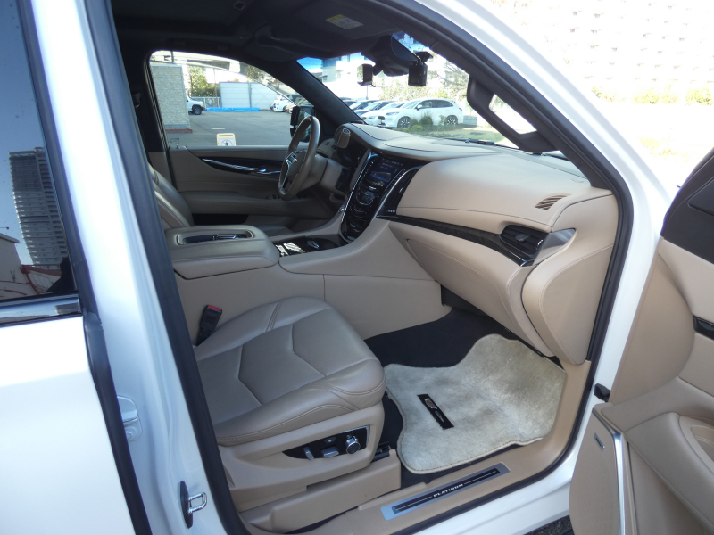 キャデラック エスカレード ﾌﾟﾗﾁﾅﾑ　正規D車 2019年ﾓﾃﾞﾙ 7人乗り3rdｼｰﾄ ｾﾐｱﾆﾘﾝ革 ｻﾝﾙｰﾌ ﾅﾋﾞTV AppleCarPlay ﾌﾘｯﾌﾟﾀﾞｳﾝ ACC ﾌﾞﾗｲﾝﾄﾞｽﾎﾟｯﾄ ｵｰﾄﾃｰﾙｹﾞｰﾄ 全周囲ｶﾒﾗ　2年保証