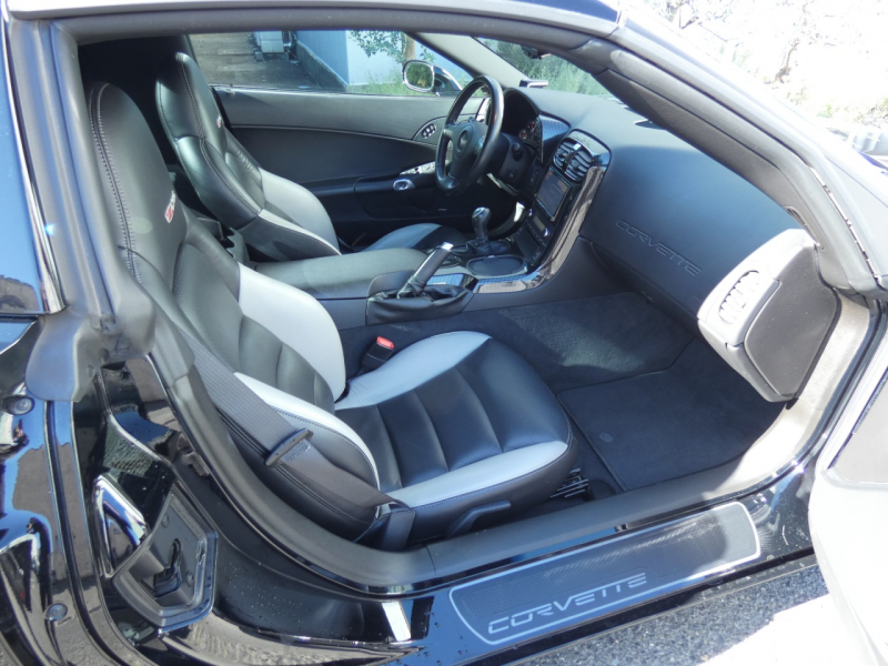 シボレー コルベット Z06　正規D車 2007年ﾓﾃﾞﾙ 6速MT 黒革 ｼｰﾄﾋｰﾀｰ ﾅﾋﾞTV Bｶﾒﾗ BOSEｻｳﾝﾄﾞ 純正18/19AW Bremboﾌﾞﾚｰｷ LSD ｷｾﾉﾝ　2年保証