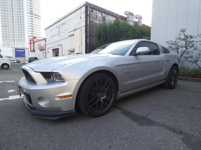 フォード マスタング V8 GTﾌﾟﾚﾐｱﾑ　新車並行 2013年ﾓﾃﾞﾙ GT500ﾌﾛﾝﾄﾌｪｲｽ Borlaﾏﾌﾗｰ AMR19AW 黒革ｼｰﾄ ｼｰﾄﾋｰﾀｰ ｷｾﾉﾝ ETC　2年保証