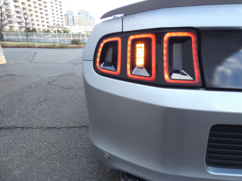 フォード マスタング V8 GTﾌﾟﾚﾐｱﾑ　新車並行 2013年ﾓﾃﾞﾙ GT500ﾌﾛﾝﾄﾌｪｲｽ Borlaﾏﾌﾗｰ AMR19AW 黒革ｼｰﾄ ｼｰﾄﾋｰﾀｰ ｷｾﾉﾝ ETC　2年保証