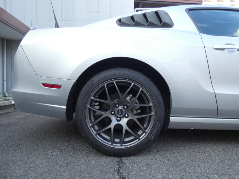 フォード マスタング V8 GTﾌﾟﾚﾐｱﾑ　新車並行 2013年ﾓﾃﾞﾙ GT500ﾌﾛﾝﾄﾌｪｲｽ Borlaﾏﾌﾗｰ AMR19AW 黒革ｼｰﾄ ｼｰﾄﾋｰﾀｰ ｷｾﾉﾝ ETC　2年保証