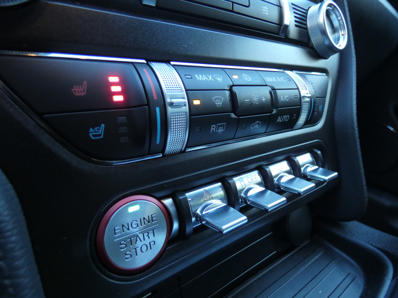 フォード マスタング GT Premium　2019年ﾓﾃﾞﾙ 新並 GTﾊﾟﾌｫｰﾏﾝｽPKG 黒革 Aｶｰﾌﾟﾚｲ GPSﾚｰﾀﾞｰ Bｶﾒﾗ ETC　2年保証