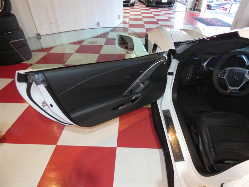 シボレー コルベット Z06　正規D車 2017年ﾓﾃﾞﾙ ｽｰﾊﾟｰﾁｬｰｼﾞｬｰ 黒革 ｼｰﾄﾋｰﾀｰ ﾅﾋﾞTV F&Bｶﾒﾗ　2年保証