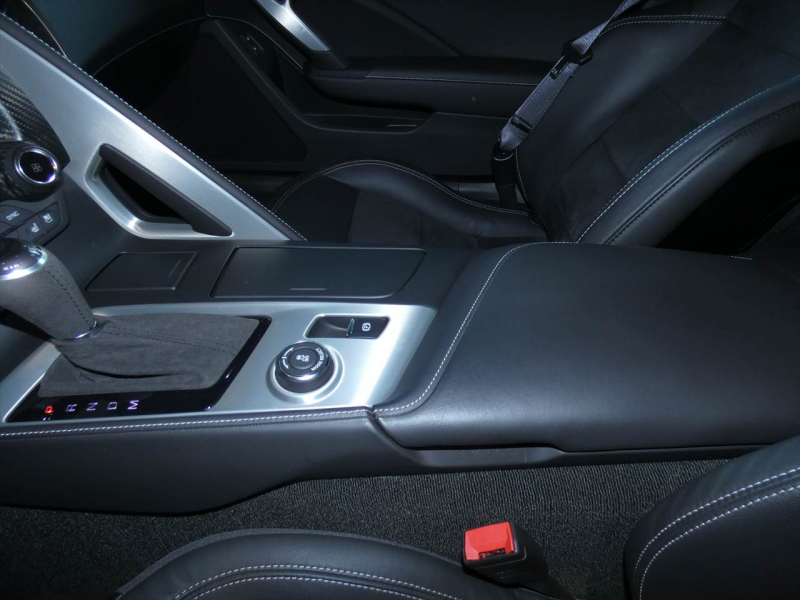 シボレー コルベット Z06　正規D車 2017年ﾓﾃﾞﾙ ｽｰﾊﾟｰﾁｬｰｼﾞｬｰ 黒革 ｼｰﾄﾋｰﾀｰ ﾅﾋﾞTV F&Bｶﾒﾗ　2年保証