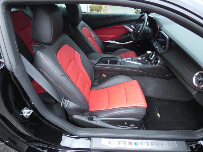 シボレー カマロ SS　正規D車 2019年ﾓﾃﾞﾙ 黒赤革ｼｰﾄ ｼｰﾄﾋｰﾀｰ&ｸｰﾗｰ ｸﾞﾗﾝﾄﾞｴﾌｪｸﾄ 純正20ｲﾝﾁAW ﾌﾞﾚﾝﾎﾞ Bｶﾒﾗ ｸﾙｺﾝ　2年保証