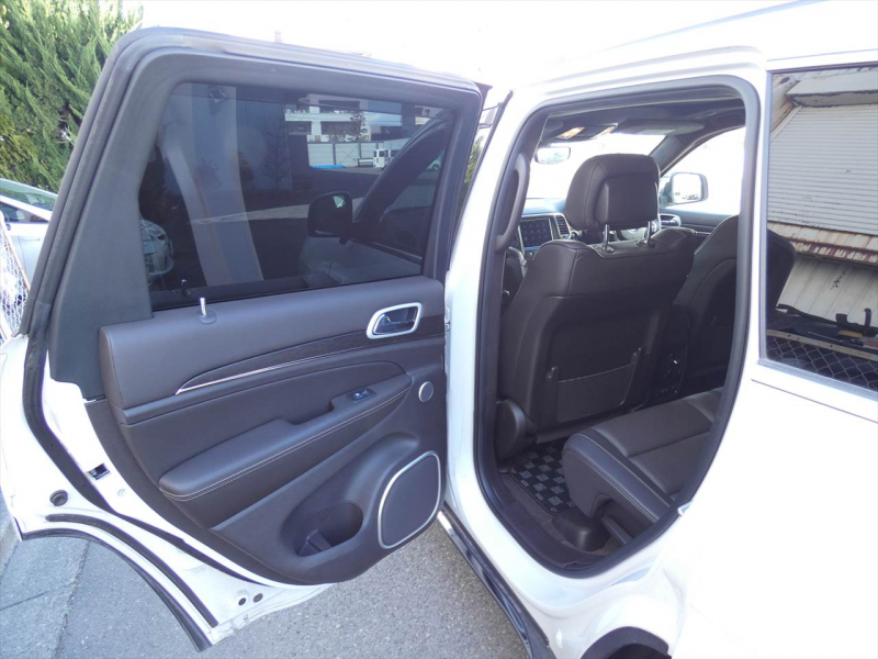 ジープ グランドチェロキー ｻﾐｯﾄ　茶革 ﾌﾟｯｼｭｽﾀｰﾄ&ｽﾄｯﾌﾟ ｼｰﾄﾋｰﾀｰ ﾅﾋﾞTV ﾊﾟﾉﾗﾏｻﾝﾙｰﾌ ﾊｰﾏﾝｶｰﾄﾞﾝｻｳﾝﾄﾞ 純正20ｲﾝﾁAW ﾌﾛﾝﾄｻｲﾄﾞﾊﾞｯｸｶﾒﾗ　2年保証