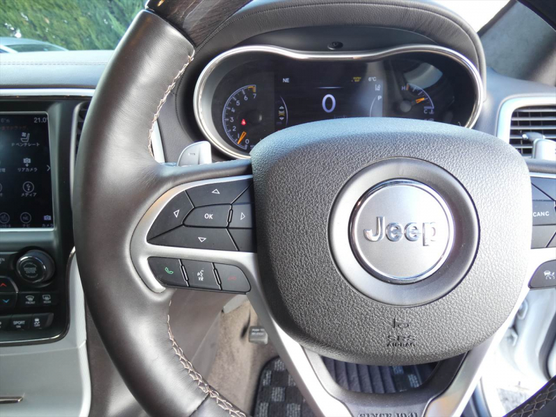 ジープ グランドチェロキー ｻﾐｯﾄ　茶革 ﾌﾟｯｼｭｽﾀｰﾄ&ｽﾄｯﾌﾟ ｼｰﾄﾋｰﾀｰ ﾅﾋﾞTV ﾊﾟﾉﾗﾏｻﾝﾙｰﾌ ﾊｰﾏﾝｶｰﾄﾞﾝｻｳﾝﾄﾞ 純正20ｲﾝﾁAW ﾌﾛﾝﾄｻｲﾄﾞﾊﾞｯｸｶﾒﾗ　2年保証