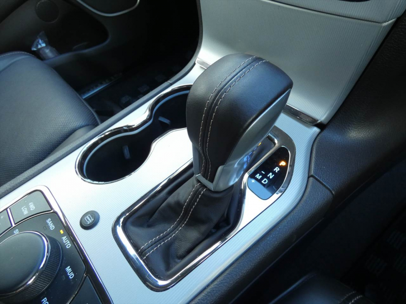 ジープ グランドチェロキー ｻﾐｯﾄ　茶革 ﾌﾟｯｼｭｽﾀｰﾄ&ｽﾄｯﾌﾟ ｼｰﾄﾋｰﾀｰ ﾅﾋﾞTV ﾊﾟﾉﾗﾏｻﾝﾙｰﾌ ﾊｰﾏﾝｶｰﾄﾞﾝｻｳﾝﾄﾞ 純正20ｲﾝﾁAW ﾌﾛﾝﾄｻｲﾄﾞﾊﾞｯｸｶﾒﾗ　2年保証