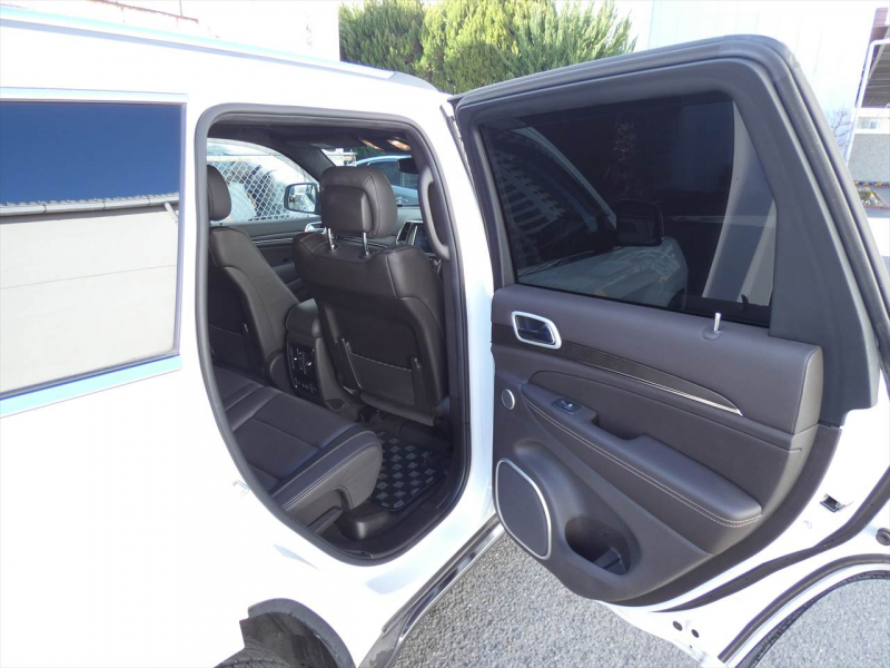 ジープ グランドチェロキー ｻﾐｯﾄ　茶革 ﾌﾟｯｼｭｽﾀｰﾄ&ｽﾄｯﾌﾟ ｼｰﾄﾋｰﾀｰ ﾅﾋﾞTV ﾊﾟﾉﾗﾏｻﾝﾙｰﾌ ﾊｰﾏﾝｶｰﾄﾞﾝｻｳﾝﾄﾞ 純正20ｲﾝﾁAW ﾌﾛﾝﾄｻｲﾄﾞﾊﾞｯｸｶﾒﾗ　2年保証