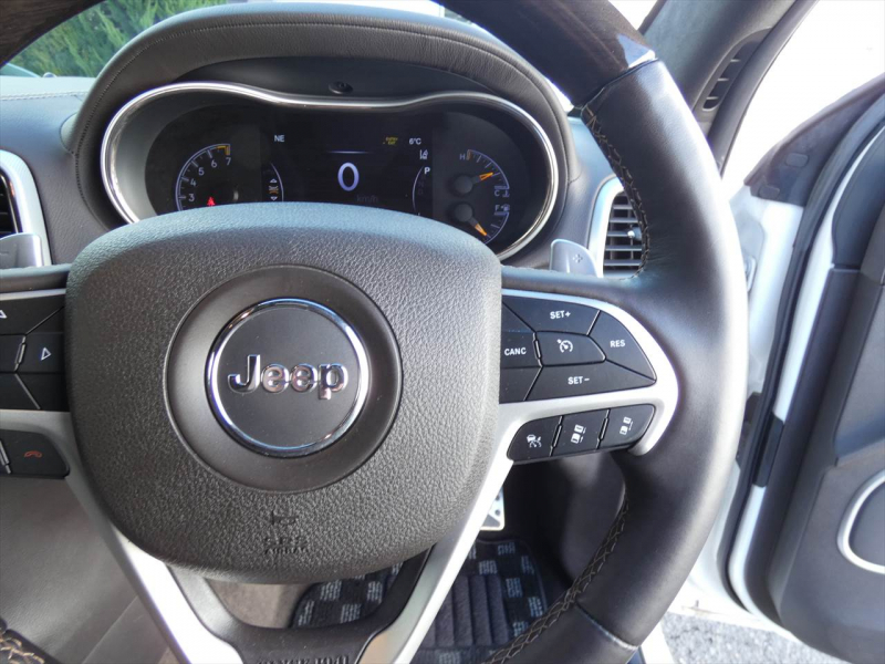 ジープ グランドチェロキー ｻﾐｯﾄ　茶革 ﾌﾟｯｼｭｽﾀｰﾄ&ｽﾄｯﾌﾟ ｼｰﾄﾋｰﾀｰ ﾅﾋﾞTV ﾊﾟﾉﾗﾏｻﾝﾙｰﾌ ﾊｰﾏﾝｶｰﾄﾞﾝｻｳﾝﾄﾞ 純正20ｲﾝﾁAW ﾌﾛﾝﾄｻｲﾄﾞﾊﾞｯｸｶﾒﾗ　2年保証