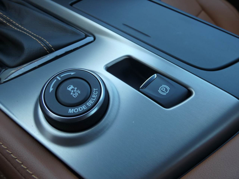 シボレー コルベット ﾍﾞｰｽｸﾞﾚｰﾄﾞ　正規D車 2014年ﾓﾃﾞﾙ ﾌﾟｯｼｭｽﾀｰﾄ&ｽﾄｯﾌﾟ HUD ｼｰﾄﾋｰﾀｰ ﾅﾋﾞTV Bｶﾒﾗ ETC　2年保証