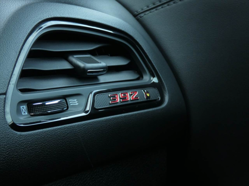 ダッジ チャレンジャー ｽｷｬｯﾄﾊﾟｯｸ ﾜｲﾄﾞﾎﾞﾃﾞｨ　2020年ﾓﾃﾞﾙ  ﾌﾟﾗｽﾊﾟｯｹｰｼﾞ&ｺﾝﾋﾞﾆｴﾝｽｸﾞﾙｰﾌﾟ 黒ｺﾝﾋﾞ革 ｼｰﾄﾋｰﾀｰ&ｸｰﾗｰ ｻﾝﾙｰﾌ  Bｶﾒﾗ　2年保証