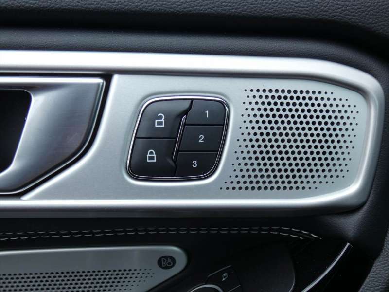 フォード エクスプローラー ST　2021年ﾓﾃﾞﾙ 新並 1ｵｰﾅｰ 黒革 ｻﾝﾙｰﾌ 401A ﾌﾟﾚﾐｱﾑﾃｸﾉﾛｼﾞｰPKG Aｶｰﾌﾟﾚｲ ｼｰﾄﾋｰﾀｰ&ﾍﾞﾝﾁﾚｰﾀｰ FSB360ｶﾒﾗ ETC　2年保証