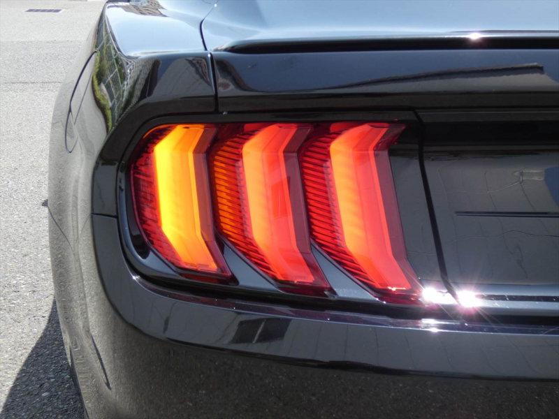 フォード マスタング ｴｺﾌﾞｰｽﾄ ﾌﾟﾚﾐｱﾑ　2018年ﾓﾃﾞﾙ 新並 黒革ｽﾎﾟｰﾂｼｰﾄ ｼｰﾄﾋｰﾀｰ＆ｸｰﾗｰ AppleCarPlay&AndoroidAuto SYNC3ﾀｯﾁﾃﾞｨｽﾌﾟﾚｲ ETC　2年保証