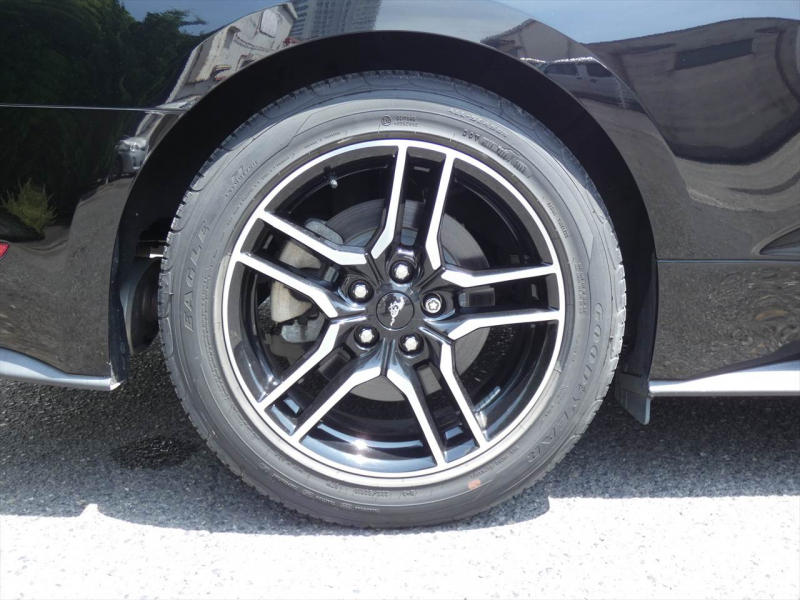 フォード マスタング ｴｺﾌﾞｰｽﾄ ﾌﾟﾚﾐｱﾑ　2018年ﾓﾃﾞﾙ 新並 黒革ｽﾎﾟｰﾂｼｰﾄ ｼｰﾄﾋｰﾀｰ＆ｸｰﾗｰ AppleCarPlay&AndoroidAuto SYNC3ﾀｯﾁﾃﾞｨｽﾌﾟﾚｲ ETC　2年保証