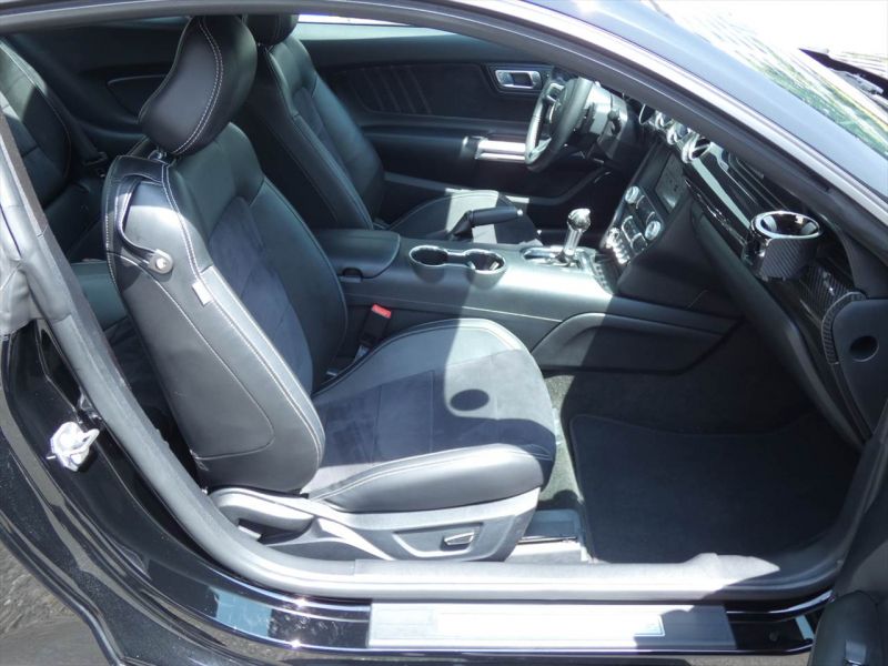 フォード マスタング ｴｺﾌﾞｰｽﾄ ﾌﾟﾚﾐｱﾑ　2018年ﾓﾃﾞﾙ 新並 黒革ｽﾎﾟｰﾂｼｰﾄ ｼｰﾄﾋｰﾀｰ＆ｸｰﾗｰ AppleCarPlay&AndoroidAuto SYNC3ﾀｯﾁﾃﾞｨｽﾌﾟﾚｲ ETC　2年保証