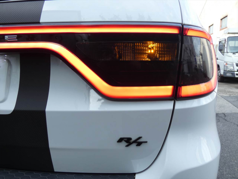 ダッジ デュランゴ RT　2017年ﾓﾃﾞﾙ  新並 赤革 ｼｰﾄﾋｰﾀｰ&ｸｰﾗｰ ﾌﾞﾗｯｸﾄｯﾌﾟPKG ﾃｸﾉﾛｼﾞｰｸﾞﾙｰﾌﾟ ｷﾞﾌﾞｿﾝﾏﾌﾗｰ 純正20ｲﾝﾁAW  Bｶﾒﾗ 2年保証