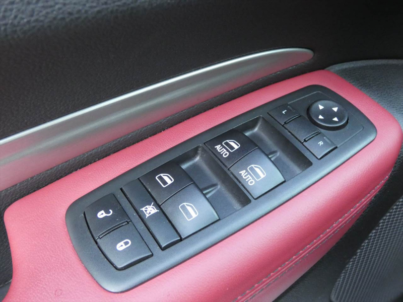 ダッジ デュランゴ RT　2017年ﾓﾃﾞﾙ  新並 赤革 ｼｰﾄﾋｰﾀｰ&ｸｰﾗｰ ﾌﾞﾗｯｸﾄｯﾌﾟPKG ﾃｸﾉﾛｼﾞｰｸﾞﾙｰﾌﾟ ｷﾞﾌﾞｿﾝﾏﾌﾗｰ 純正20ｲﾝﾁAW  Bｶﾒﾗ 2年保証