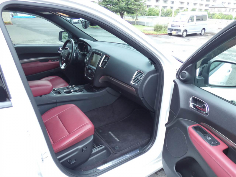 ダッジ デュランゴ RT　2017年ﾓﾃﾞﾙ  新並 赤革 ｼｰﾄﾋｰﾀｰ&ｸｰﾗｰ ﾌﾞﾗｯｸﾄｯﾌﾟPKG ﾃｸﾉﾛｼﾞｰｸﾞﾙｰﾌﾟ ｷﾞﾌﾞｿﾝﾏﾌﾗｰ 純正20ｲﾝﾁAW  Bｶﾒﾗ 2年保証