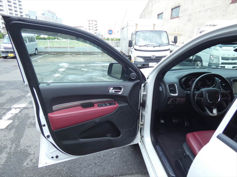 ダッジ デュランゴ RT　2017年ﾓﾃﾞﾙ  新並 赤革 ｼｰﾄﾋｰﾀｰ&ｸｰﾗｰ ﾌﾞﾗｯｸﾄｯﾌﾟPKG ﾃｸﾉﾛｼﾞｰｸﾞﾙｰﾌﾟ ｷﾞﾌﾞｿﾝﾏﾌﾗｰ 純正20ｲﾝﾁAW  Bｶﾒﾗ 2年保証