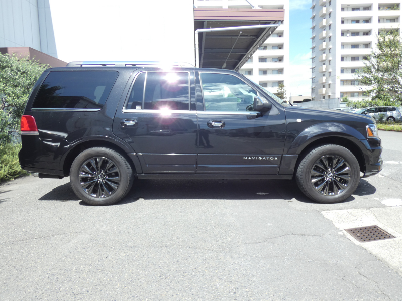 リンカーン ナビゲーター ﾍﾞｰｽｸﾞﾚｰﾄﾞ　正規D車 2015年ﾓﾃﾞﾙ 黒革 ｶﾞﾗｽｽﾗｲﾃﾞｨﾝｸﾞﾙｰﾌ ｼｰﾄﾋｰﾀｰ 3列ｼｰﾄ ﾅﾋﾞTV FSBｶﾒﾗ　2年保証