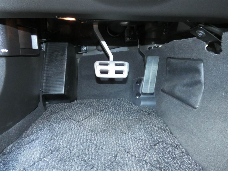 シボレー コルベット ｸﾞﾗﾝｽﾎﾟｰﾂ　正規D車 2013年ﾓﾃﾞﾙ 黒革 ｼｰﾄﾋｰﾀｰ ﾅﾋﾞTV BOSE HUD Bｶﾒﾗ　2年保証