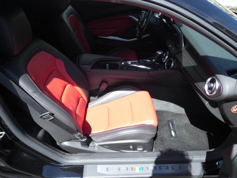 シボレー カマロ SS　正規D車 2019yﾓﾃﾞﾙ 黒赤革ｼｰﾄ ｼｰﾄﾋｰﾀｰ&ｸｰﾗｰ 純正20ｲﾝﾁAW ﾌﾞﾚﾝﾎﾞ Bｶﾒﾗ ｸﾙｺﾝ　2年保証