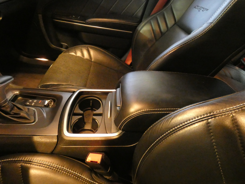 ダッジ チャージャー SRT392　2015yﾓﾃﾞﾙ 黒革 ﾗｸﾞｰﾅﾚｻﾞｰ ｼｰﾄﾋｰﾀｰ&ｸｰﾗｰ ｻﾝﾙｰﾌ ﾊｰﾏﾝｶｰﾄﾞﾝ  8.4ｲﾝﾁﾓﾆﾀｰ ﾌﾞﾗｲﾝﾄﾞｽﾎﾟｯﾄ ETC Bｶﾒﾗ　2年保証