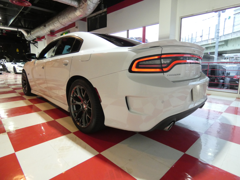 ダッジ チャージャー SRT392　2015yﾓﾃﾞﾙ 黒革 ﾗｸﾞｰﾅﾚｻﾞｰ ｼｰﾄﾋｰﾀｰ&ｸｰﾗｰ ｻﾝﾙｰﾌ ﾊｰﾏﾝｶｰﾄﾞﾝ  8.4ｲﾝﾁﾓﾆﾀｰ ﾌﾞﾗｲﾝﾄﾞｽﾎﾟｯﾄ ETC Bｶﾒﾗ　2年保証