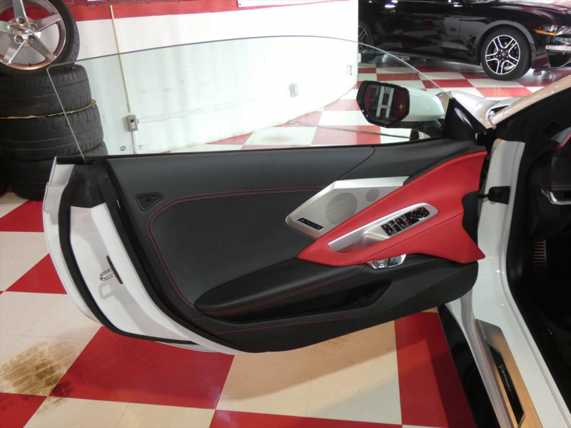 シボレー コルベット 2LT ｺﾝﾊﾞｰﾁﾌﾞﾙ　新並 2021yﾓﾃﾞﾙ 左ﾊﾝﾄﾞﾙ 電動ﾊｰﾄﾞﾄｯﾌﾟ 赤革ｼｰﾄ ｼｰﾄﾋ-ﾀｰ&ﾍﾞﾝﾁﾚｰﾀｰ Aｶｰﾌﾟﾚｲ ﾌﾛﾝﾄ&ﾊﾞｯｸｶﾒﾗ　2年保証