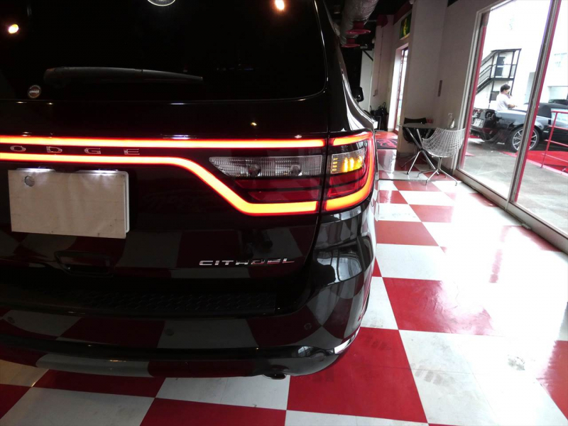 ダッジ デュランゴ ｼﾀﾃﾞﾙ　新車並行 2016yﾓﾃﾞﾙ 黒革 ｼｰﾄﾋｰﾀｰ ｻﾝﾙｰﾌ ACC 純正20ｲﾝﾁAW F･S･Bｶﾒﾗ ETC　2年保証