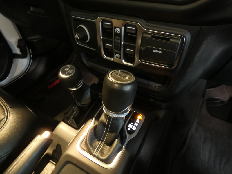 ジープ ラングラー ｱﾝﾘﾐﾃｯﾄﾞ ｻﾊﾗ　正規D車 2020yﾓﾃﾞﾙ 黒革 ｼｰﾄﾋｰﾀｰ 純正ﾅﾋﾞTV 社外ｻｲﾄﾞｽﾃｯﾌﾟ 社外17ｲﾝﾁAW LEDﾍｯﾄﾞﾗｲﾄ　2年保証