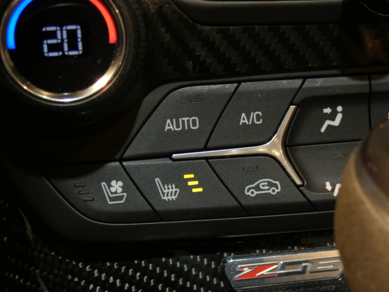 シボレー コルベット Z06 ｺﾝﾊﾞｰﾁﾌﾞﾙ　正規D車 2016年ﾓﾃﾞﾙ 黒革 ｼｰﾄﾋｰﾀｰ TV BOSE Applecarplay F&Bｶﾒﾗ　2年保証