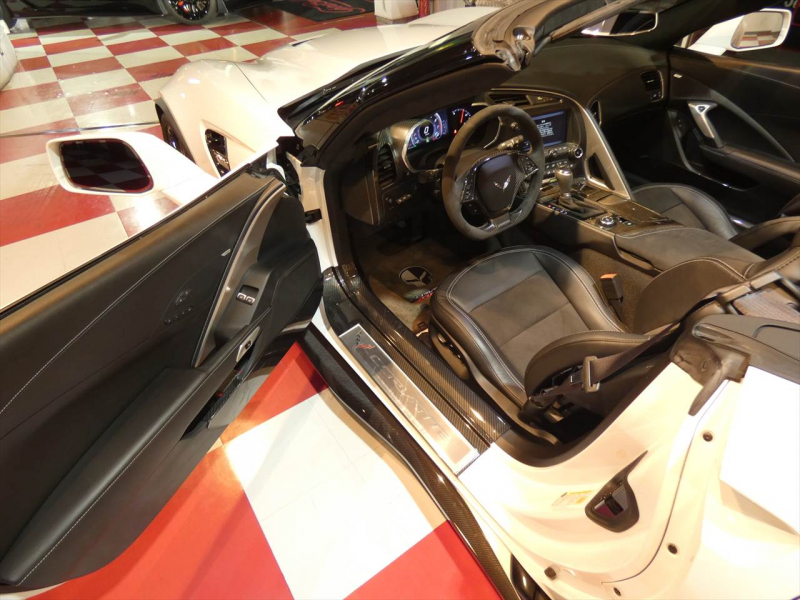 シボレー コルベット Z06 ｺﾝﾊﾞｰﾁﾌﾞﾙ　正規D車 2016年ﾓﾃﾞﾙ 黒革 ｼｰﾄﾋｰﾀｰ TV BOSE Applecarplay F&Bｶﾒﾗ　2年保証